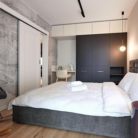 Janickiego Homely Apartments Poznan Bagian luar foto